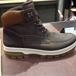 NEW IN BOX 
Ecco Men's Dark Brown Leather Boots